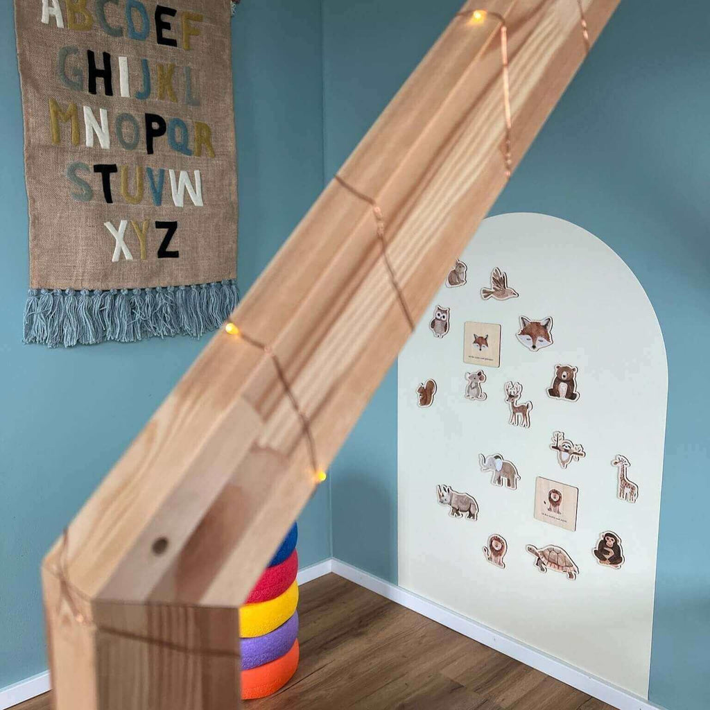 Selbstklebende magnetische Tafelfolie - 95x70cm I GB Basic Pink - Gilboard.de