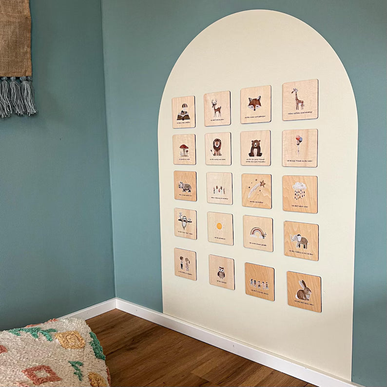 Magnetische Tafelfolie für Kinderzimmer und Playrooms – Selbstklebend, Beschreibbar und Ablösbar – 95x70cm Wandaufkleber  I 4 Farben